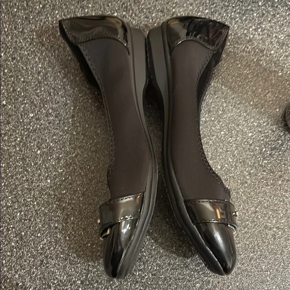 Dexflex Comfort Black Flats with Patent Toe - Picture 2 of 5